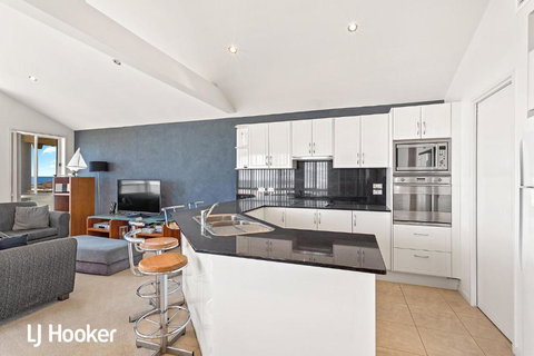 Absolute Waterfront At Anna Bay - Local Tourism 1