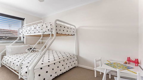 Sounds Of Sunshine Whole House - Accommodation Australia 1
