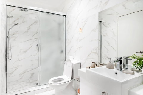 Woody Lifestyle One Bedroom Apartment - Accommodation Australia 5