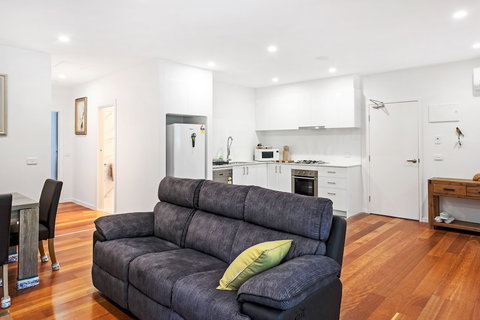 Woody Lifestyle One Bedroom Apartment - Accommodation Australia 2