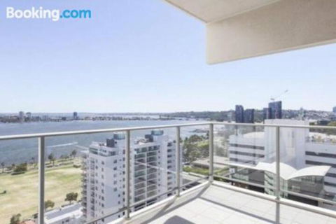 SKY GARDENS SUNSET RIVER VIEW NETFLIX WINE PARKING - Accommodation Australia 1