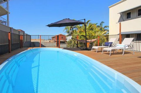 BEACH SHOPS & FABULOUS VACATION HOME! - Accommodation Australia 6