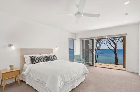 Paradise Beach House Waterfront With Heated Pool - Accommodation Australia 5