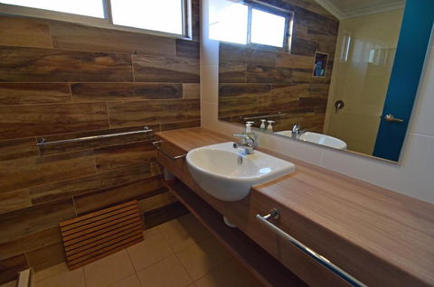 CDC 625 Beach House - Accommodation Australia 6