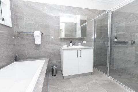 Wagga Apartments 2 - Accommodation Australia 4