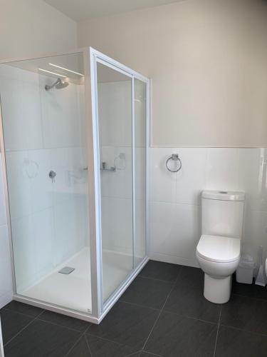 Queens Arms Hotel - Bed n Breakfasts 1