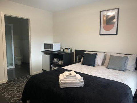 Queens Arms Hotel - Bed n Breakfasts 3