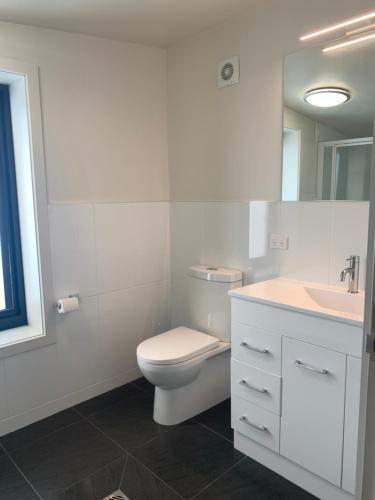 Queens Arms Hotel - Bed n Breakfasts 0