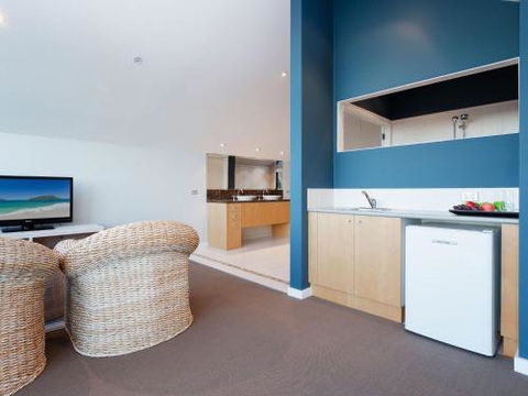Venabu On Garuwa 20 Garuwa Street Spectacular House With Fabulous Views - Accommodation Australia 0