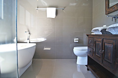 Cumberland House - Accommodation Australia 3