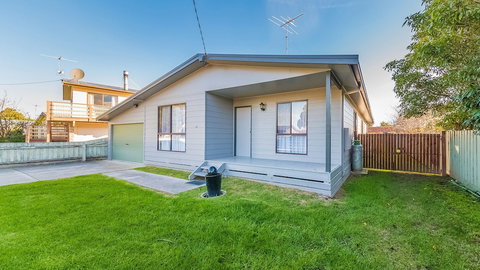 Family Home On 14 Lansell In Cowes - Local Tourism 6