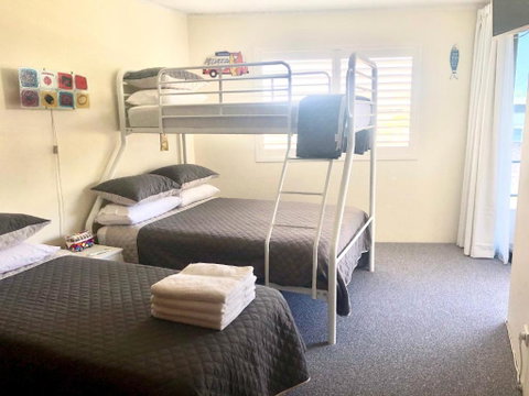 Centre Point - Bed n Breakfasts 6