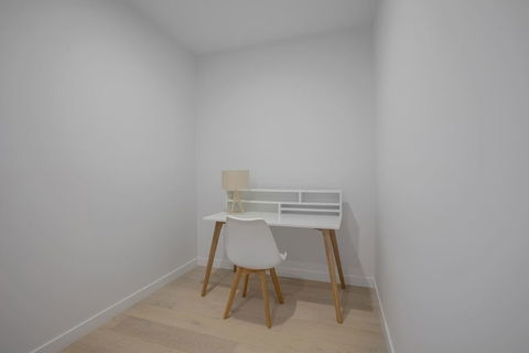 Designer 2 Bedroom Apartment In Parkville - Accommodation Australia 2