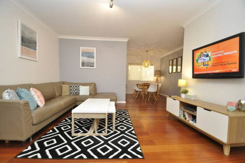 Parramatta Lennox 2 Bedroom - Australia Shopping 3