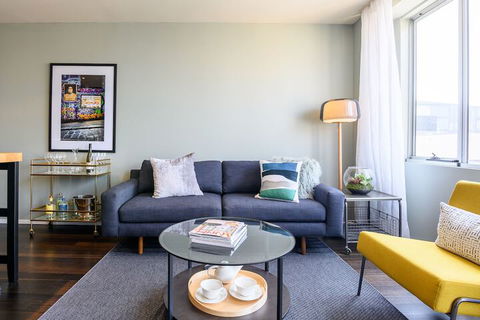 LUCY Laneway Art Fed Square Bars & Flinderst St. Station - Accommodation Australia 3