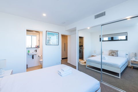 Airtrip Apartments On Deshon St - Accommodation Australia 1