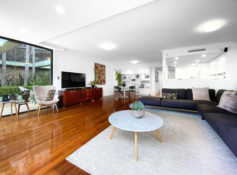 BELLEVUE GARDEN OASIS-hosted By L'Abode - Accommodation Australia 5