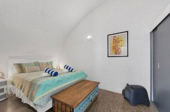 Beachfront Iglu Trinity Beach - Bed n Breakfasts 6