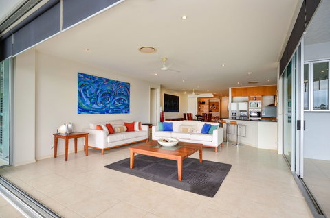 Pavillion 17 - Waterfront Spacious 4 Bedroom With Own Inground Pool And Golf Buggy - Local Tourism 3