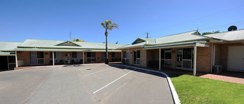 Abrolhos Reef Lodge - Local Tourism 4