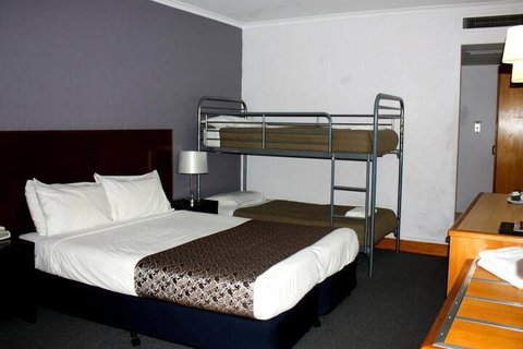 The Capital Airport Motel - Accommodation Australia 4