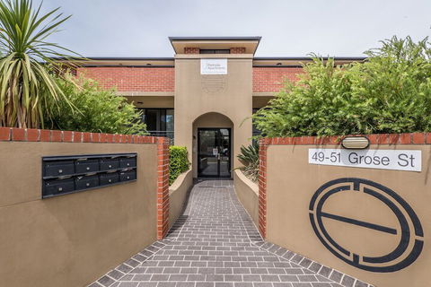Parkside Apartments - Bed n Breakfasts 1