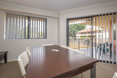 Parkside Apartments - Bed n Breakfasts 6