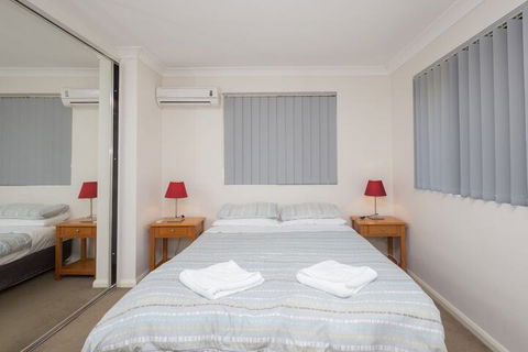 Parkside Apartments - Bed n Breakfasts 5
