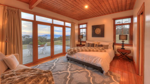 The Peninsula Experience - Accommodation Australia 6