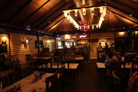 Cattrall Park Motel - Local Tourism 6