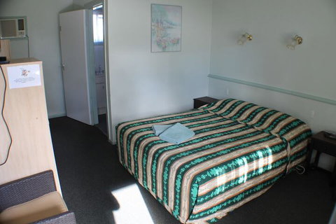 Lake Forbes Motel - Accommodation Australia 6