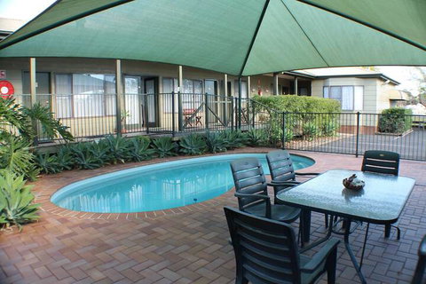 Lake Forbes Motel - Accommodation Australia 3