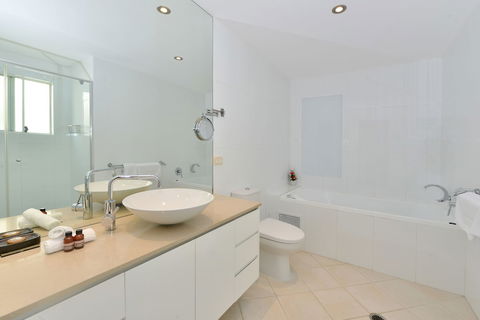 Bellevue At Trinity Beach - Bed n Breakfasts 5