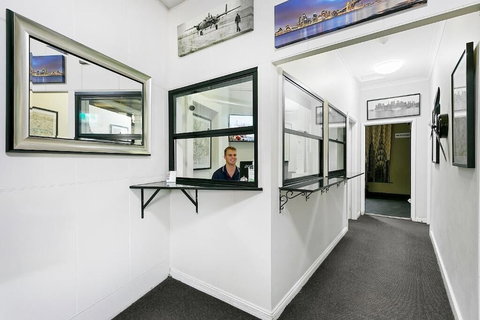 Airport Hotel Sydney - Australia Shopping 2