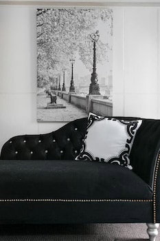 Airport Hotel Sydney - Australia Shopping 3