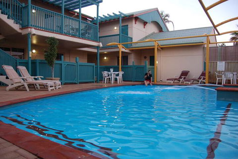 Heritage Resort Shark Bay - Bed n Breakfasts 6
