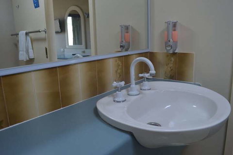 Excelsior Motor Inn - Accommodation Australia 7