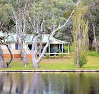 Bushy Lake Chalets - Accommodation Australia