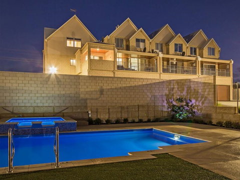 Serenity On The Terrace - Accommodation Australia 4