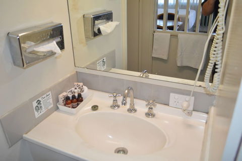 SureStay Hotel By Best Western Karinga Motel - Local Tourism 6