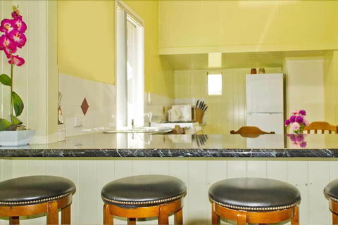 Lee Farm Stay Cottages - Local Tourism 4