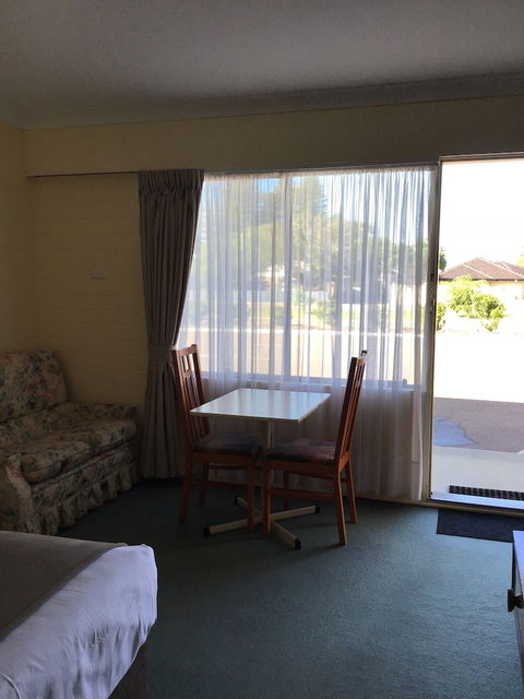 Bayview Motel - Local Tourism 6