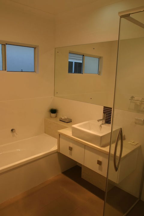 Clearwater Motel Apartments - Local Tourism 3