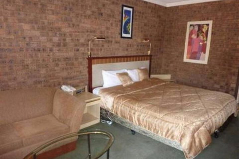 Countryman Motor Inn - Accommodation Australia 4