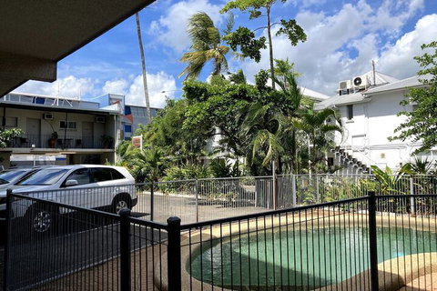 Cairns City Motel - Accommodation Australia 3