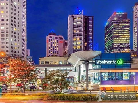 Heart OF CBD Amazing View Pool& GYM Qbn550-16 - Local Tourism 1