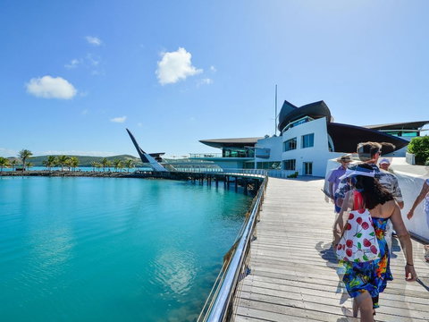 Yacht Club Villa 33-Serenity-Ocean Views With Golf Buggy - Accommodation Australia 6