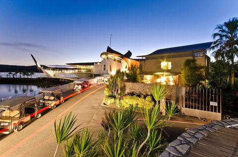 Yacht Club Villa 33-Serenity-Ocean Views With Golf Buggy - Accommodation Australia 0