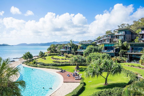 Yacht Club Villa 33-Serenity-Ocean Views With Golf Buggy - Accommodation Australia 3