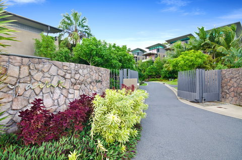 Yacht Club Villa 33-Serenity-Ocean Views With Golf Buggy - Accommodation Australia 1